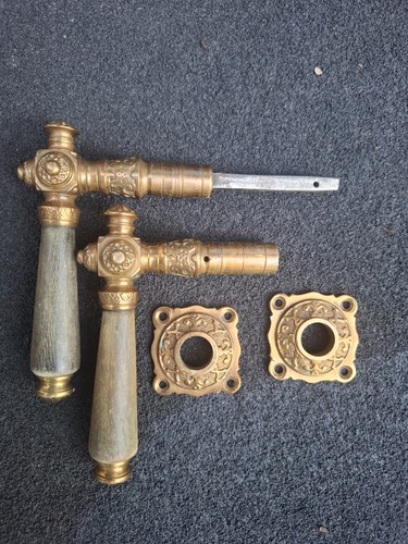 Vintage türgriff aus - aus, bronze