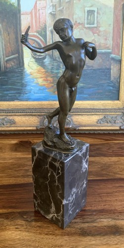 Bronzefigur junge mit - junge,