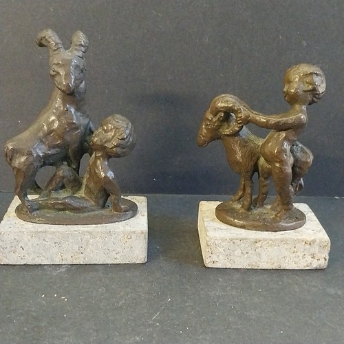 Kleine bronzen auf - kleine,