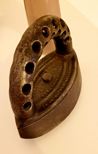 Antikes bügeleisen aus - antikes, eisen