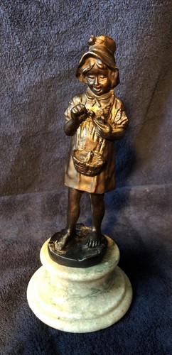 Kleines mädchen mit taube - mit,