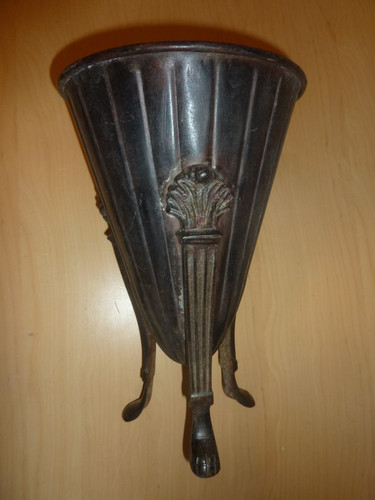 Vintage alte vase aus metall - vintage,